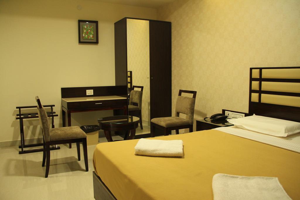 Hotel M.P Temples Inn Кумбаконам Номер фото